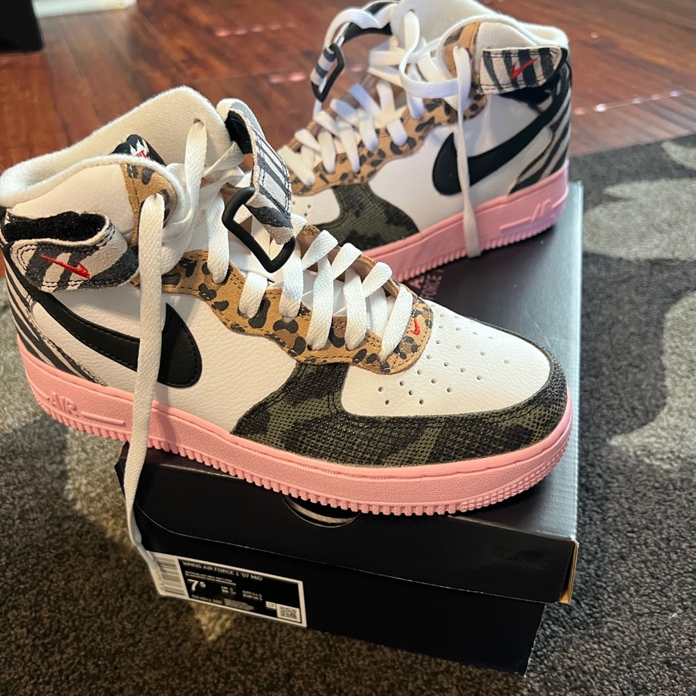 Women’s Air Force 1 “07” mid